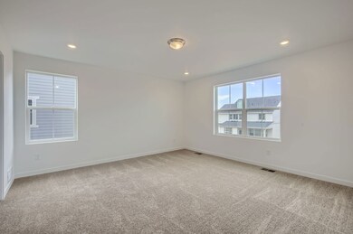 3078 Gladstone Ave Owner's Suite