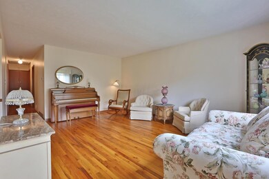 434 Heather Hill Rd, Columbus, OH 43213 - photo 6