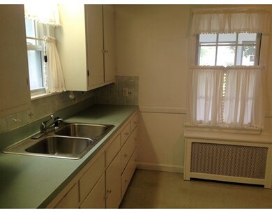 54 Brighton St, Springfield, MA 01118 - photo 5