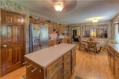 219 SW Seagull St, Lees Summit, MO 64082 - photo 6