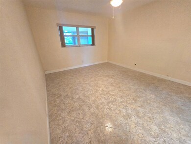 3531 NW 50th Ave unit 609, Lauderdale Lakes, FL 33319 - photo 3