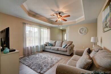 Lots of natural light and vinyl flooring in the li