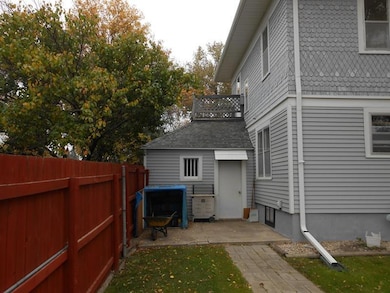 417 3rd Ave NW, Jamestown, ND 58401 - photo 3