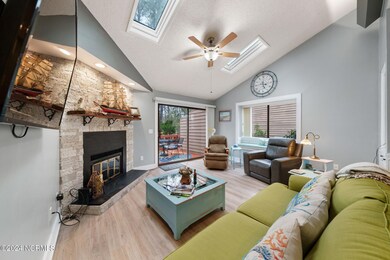 20-web-or-mls-202 Saint Mark Ct - 20
