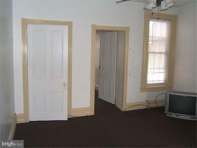 818 N Front St unit 2, Reading, PA 19601 - photo 4