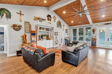 851 Hood Ct, Granbury, TX 76048 - photo 5