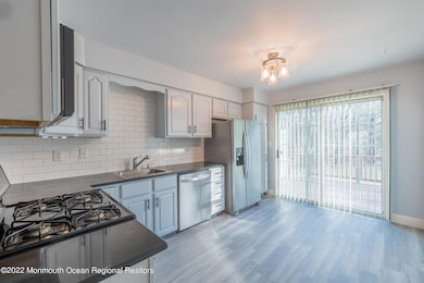 2 Beacon Ct unit 88, Holmdel, NJ 07733 - photo 6