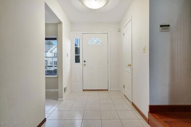 55 Kensington Ct Freehold NJ-large-012-1