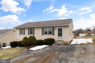 355 Crim Dr, Strasburg, VA 22657 - photo 2