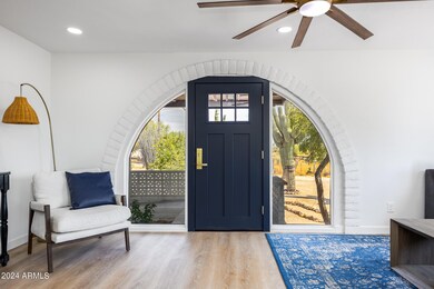 173 N Hilton Rd-Int Frt dr