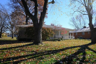 798 Bernhard Rd, Columbus, OH 43213 - photo 2