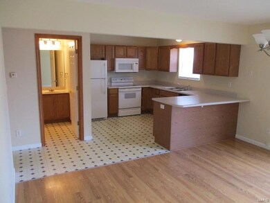 Kitchen with Plenty6 of Oak Front Cabinetry, Bar Area - Comes Complete with Appliances