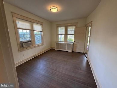 305 W Wayne Ave unit 1, Wayne, PA 19087 - photo 3