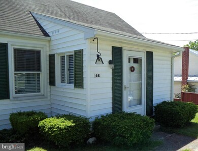 68 Dawson St, Berkeley Springs, WV 25411 - photo 2