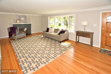 6528 Oakwood Dr, Falls Church, VA 22041 - photo 3