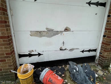 10416 Park Heights Rd, Cleveland, OH 44104 - photo 6