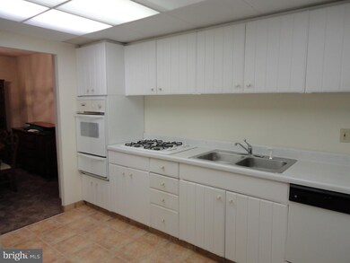 Strath Haven Condominiums unit 712, Swarthmore, PA 19081 - photo 4