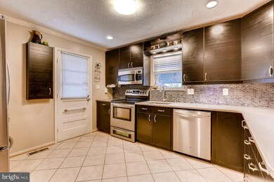 5 White Spruce Ct, Parkville, MD 21234 - photo 4