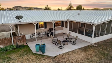 461 E Cavalry Rd, Fort Davis, TX 79734 - photo 2