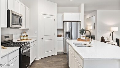 Clifton Kitchen and Appliances