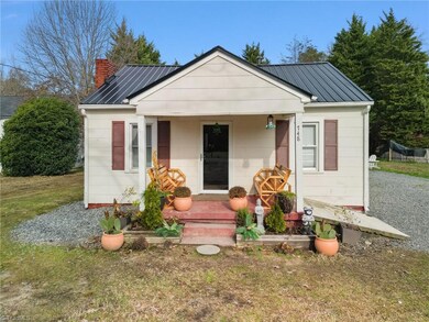 748 Morgan Ave, Asheboro, NC 27205 - photo 2