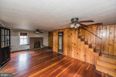 253 S Laurel Ave, Berkeley Springs, WV 25411 - photo 4