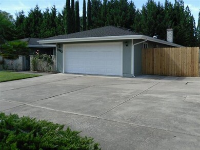 1963 Camellia Ave, Medford, OR 97504 - photo 2