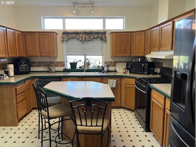 33399 NW Ej Smith Rd, Scappoose, OR 97056 - photo 3