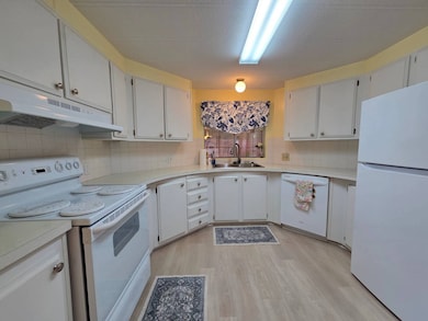 6190 62nd Ave N unit 75, Pinellas Park, FL 33781 - photo 2