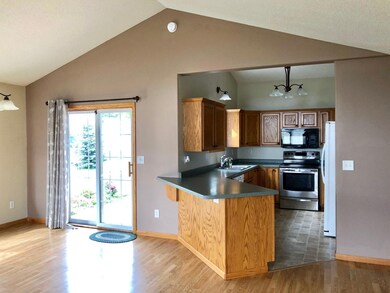 1106 13th Ave SW, Jamestown, ND 58401 - photo 4