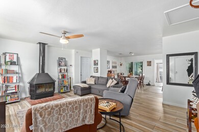 3334 N 39th Dr, Phoenix, AZ 85019 - photo 2