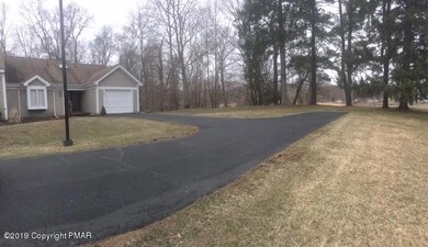 92 Village Dr, Stroudsburg, PA 18360 - photo 5