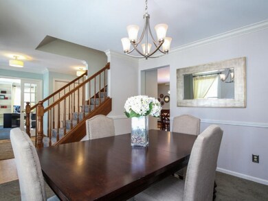 010-Dining_Room-3539876-small4x3