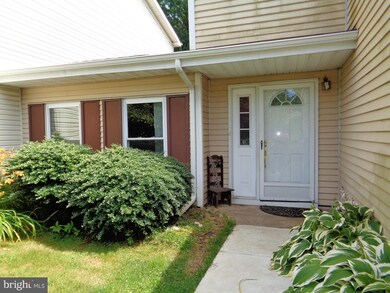 133 Chesapeake Dr, Newtown, PA 18940 - photo 4