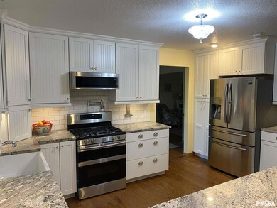 816 W 59th St, Davenport, IA 52806 - photo 7