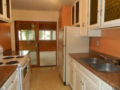 10 Woodland Ct, Saratoga Springs, NY 12866 - photo 3