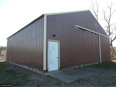 50'x48' Pole Building w/220amp service.