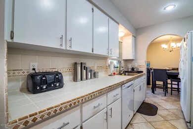 6780 Anecia Ave MLS14