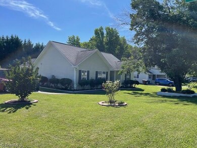 2817 Pleasant Garden Rd, Greensboro, NC 27406 - photo 2