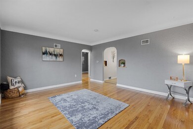 530 37th St NE, Cedar Rapids, IA 52402 - photo 3