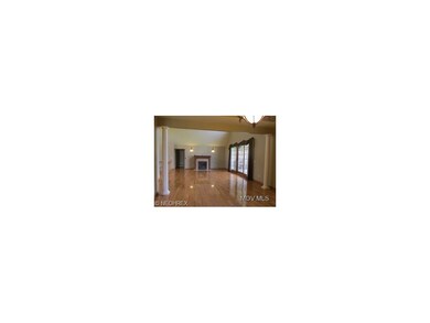 Hardwood Floors & GasFireplace