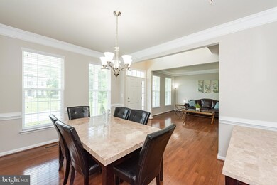 10806 Hunting Ln, Columbia, MD 21044 - photo 5