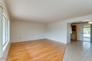 10710 W Hutton Dr, Sun City, AZ 85351 - photo 3