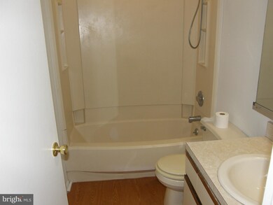 903A Cypress Point Cir unit 903A, Mount Laurel, NJ 08054 - photo 4