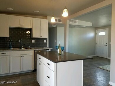 7964 E Victoria Dr, Tucson, AZ 85730 - photo 4