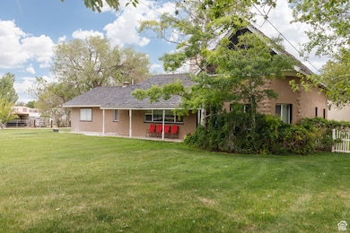 295 S State St, Ferron, UT 84523 - photo 2