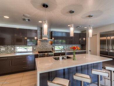 009_Breakfast Bar ~ Kitchen