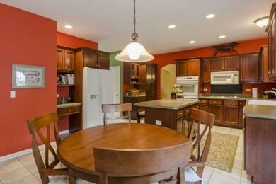 2219 Joyce Ln, Naperville, IL 60564 - photo 2