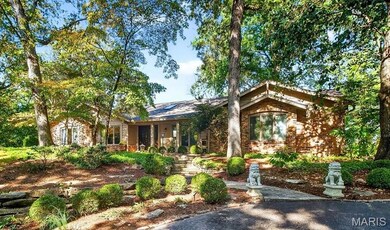 16446 Dapple Gray Ct, Chesterfield, MO 63005 - photo 2