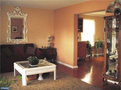 302 Coeburn Blvd, Brookhaven, PA 19015 - photo 3